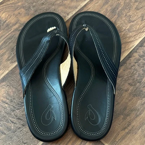 Olukai Wana Leather Thong Sandals - Picture 3 of 4